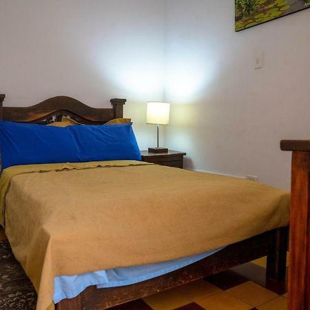Los Andes Hostel Medellín Eksteriør bilde